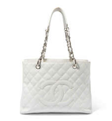 Chanel, Schultertasche