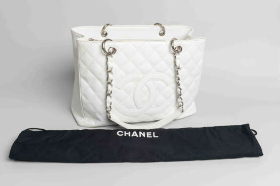 Chanel, Schultertasche - photo 11