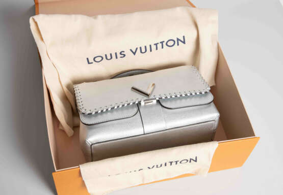 Louis Vuitton, Schultertasche "Very Chain Bag Silver" - photo 1