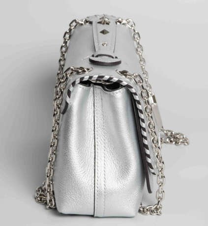 Louis Vuitton, Schultertasche "Very Chain Bag Silver" - Foto 9