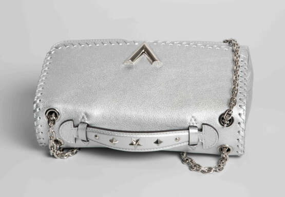 Louis Vuitton, Schultertasche "Very Chain Bag Silver" - photo 10