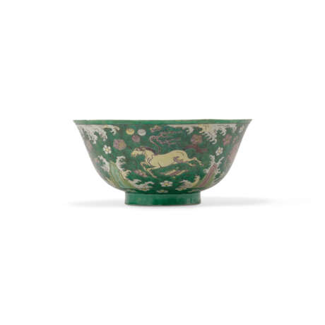 A FAMILLE VERTE BISCUIT ‘HORSE’ DEEP BOWL - фото 1