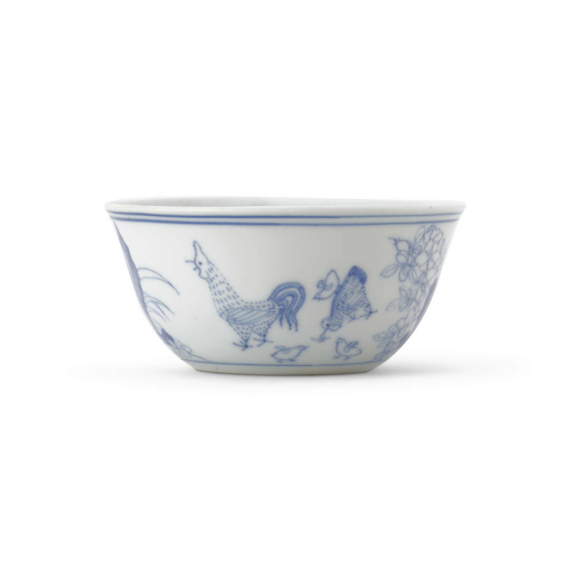 A RARE SMALL BLUE AND WHITE ‘CHICKEN’ CUP