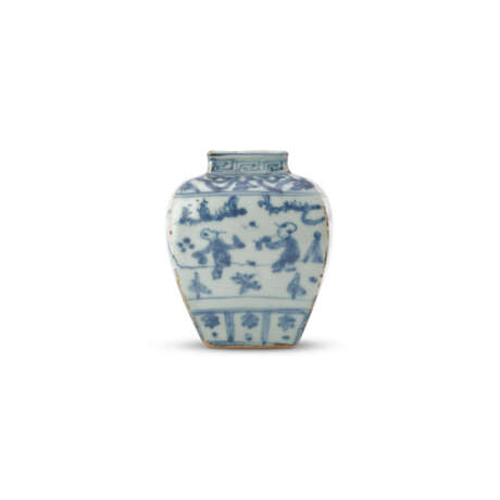 A BLUE AND WHITE ‘BOYS’ SQUARE JAR - Foto 2