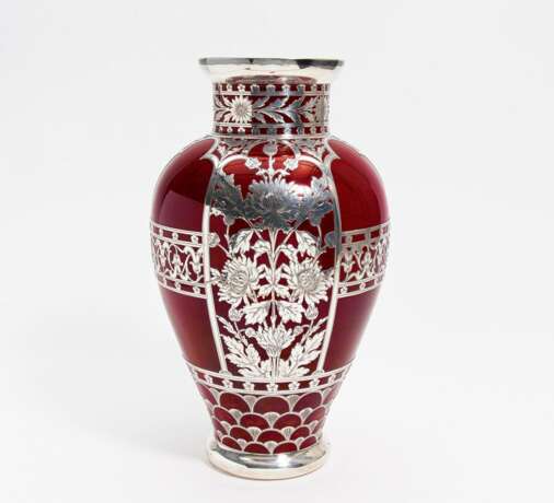 Große balusterförmige Overlay-Vase mit Blumenrispen - photo 1