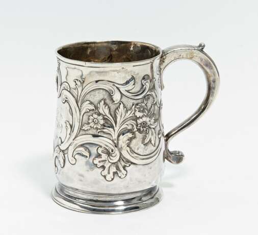 George II Mug mit Reliefdekor - photo 1