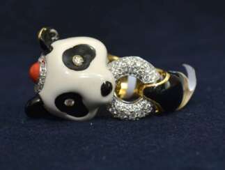 Gold ring with diamonds Panda