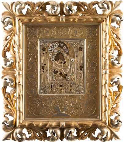 AN ICON SHOWING THE 'POCHAEVSKAYA' MOTHER OF GOD WITH A SILVER-GILT OKLAD WITHIN A FRAME - фото 2