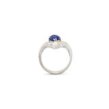 NO RESERVE | SAPPHIRE AND DIAMOND RING - Foto 2