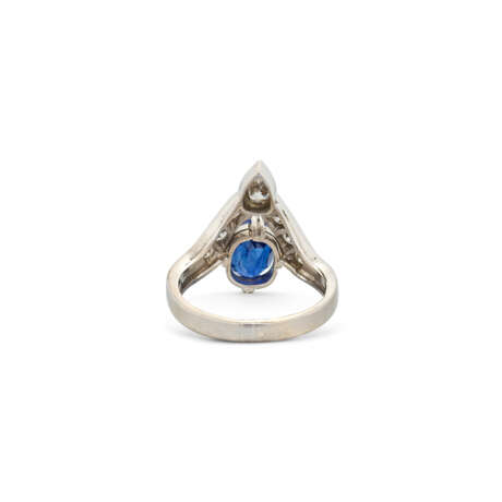 NO RESERVE | SAPPHIRE AND DIAMOND RING - Foto 4