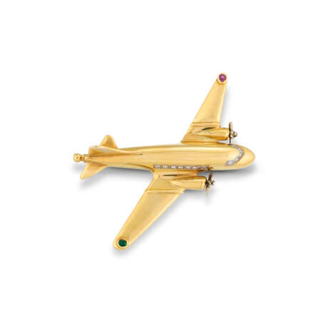 CARTIER MID-20TH CENTURY GOLD, DIAMOND, RUBY AND EMERALD AEROPLANE BROOCH - photo 1