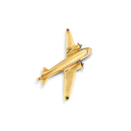 CARTIER MID-20TH CENTURY GOLD, DIAMOND, RUBY AND EMERALD AEROPLANE BROOCH - photo 2