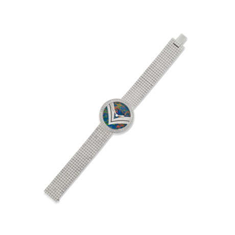 LOUIS VUITTON OPAL AND DIAMOND WRISTWATCH - photo 2