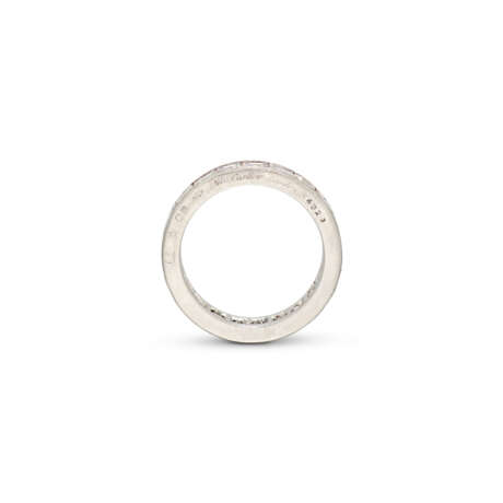 CARTIER PLATINUM AND DIAMOND ETERNITY RING - photo 3