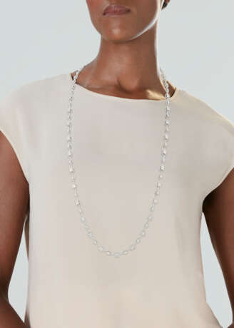 ILLUSION-SET DIAMOND LONGCHAIN NECKLACE - Foto 6