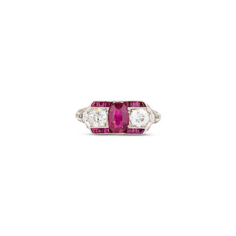 NO RESERVE | EARLY 20TH CENTURY RUBY AND DIAMOND RING - photo 2