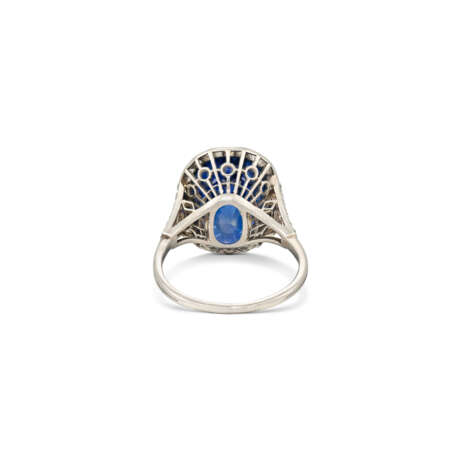 EARLY 20TH CENTURY SAPPHIRE AND DIAMOND RING - фото 4