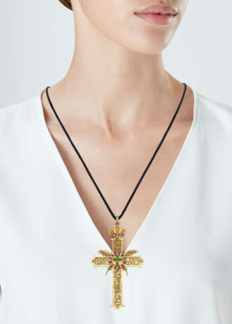 EARLY 20TH CENTURY GEM-SET LARGE PECTORAL CROSS PENDANT - фото 3