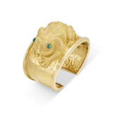 DAVID WEBB EMERALD FROG CUFF BRACELET - фото 2