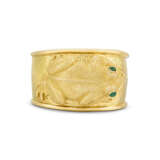 DAVID WEBB EMERALD FROG CUFF BRACELET - фото 3