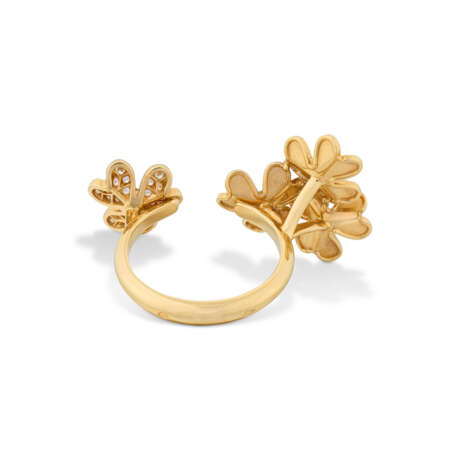 VAN CLEEF & ARPELS DIAMOND 'FRIVOLE BETWEEN THE FINGER' RING - photo 6