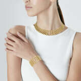 CARTIER DIAMOND 'PENELOPE' NECKLACE AND BRACELET SET - фото 7