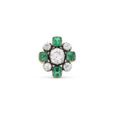 EMERALD AND DIAMOND RING - photo 2