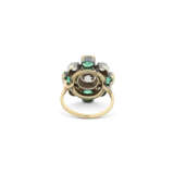 EMERALD AND DIAMOND RING - photo 4