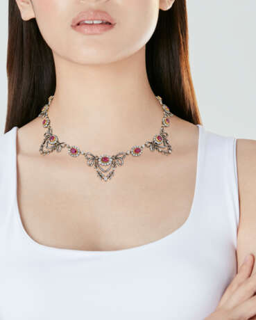 ANTIQUE RUBY AND DIAMOND NECKLACE - Foto 4