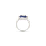 NO RESERVE | ILLUSION-SET SAPPHIRE AND DIAMOND RING - фото 3