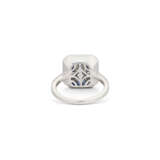 NO RESERVE | ILLUSION-SET SAPPHIRE AND DIAMOND RING - photo 4