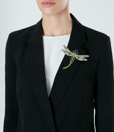 BENTLEY & SKINNER DEMANTOID GARNET, RUBY AND DIAMOND DRAGONFLY BROOCH - Foto 4