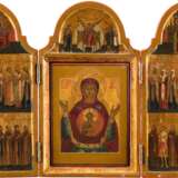 A SMALL TRIPTYCH SHOWING THE MOTHER OF GOD OF THE SIGN, SOPHIA, THE WISDOM OF GOD AND SELECTED SAINTS - Foto 1