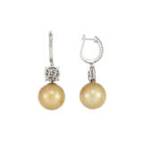 COLOURED CULTURED PEARL AND DIAMOND NECKLACE AND EARRINGS - Foto 5