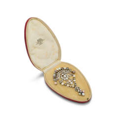 EARLY 20TH CENTURY NATURAL PEARL AND DIAMOND STOMACHER BROOCH