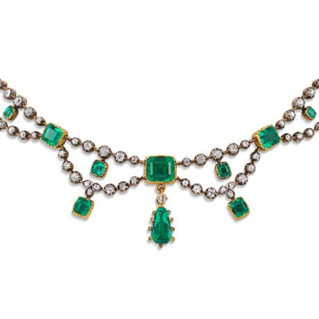 ANTIQUE EMERALD AND DIAMOND SWAG NECKLACE - Foto 2