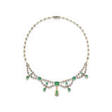 ANTIQUE EMERALD AND DIAMOND SWAG NECKLACE - Foto 3