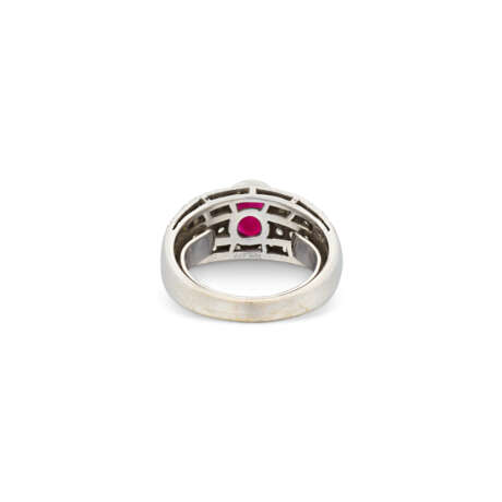 BULGARI RUBY AND DIAMOND RING - Foto 5