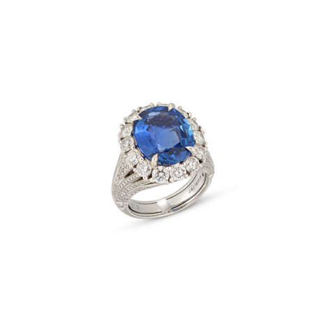 SAPPHIRE AND DIAMOND RING - photo 1