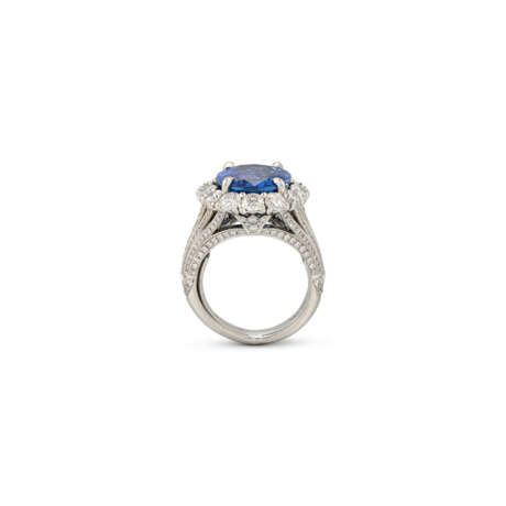 SAPPHIRE AND DIAMOND RING - photo 3