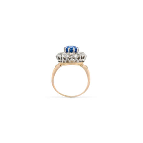 SAPPHIRE AND DIAMOND RING - photo 3