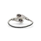 VAN CLEEF & ARPELS EARLY 20TH CENTURY DIAMOND AND ONYX BANGLE - Foto 3