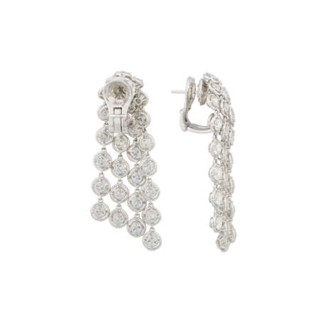 VAN CLEEF & ARPELS DIAMOND 'PALMYRE' EARRINGS - фото 2