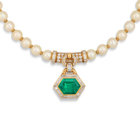 BULGARI EMERALD, CULTURED PEARL AND DIAMOND NECKLACE - фото 1