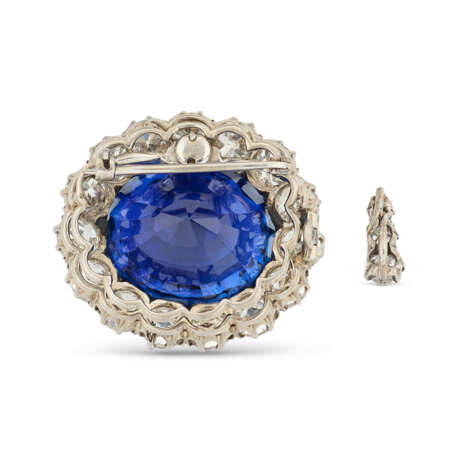 EARLY 20TH CENTURY SAPPHIRE AND DIAMOND BROOCH/PENDANT - photo 4