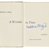 A Wrinkle in Time: signed first edition - фото 2