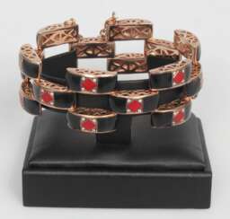 Gold bracelet with two-color enamels and diamonds