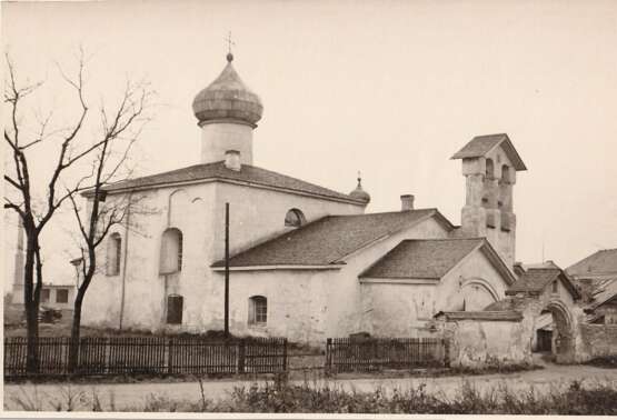 Псков. Виды древних церквей и руин Set aus 10 Stk. Давыдов Сергей Николаевич (1902—1971) — советский реставратор Давыдов Сергей Николаевич (1902—1971) — советский реставратор Fotopapier Фотография на бумаге Architekturfotografie UdSSR (1922-1991) Начало 1960-х гг 1963 - Foto 12