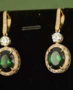 Aperçu. Boucles d&amp;39;oreilles en or avec diamants et tourmalines 