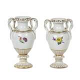 Paire de vases en porcelaine de Meissen. Porcelaine Early 20th century - photo 2